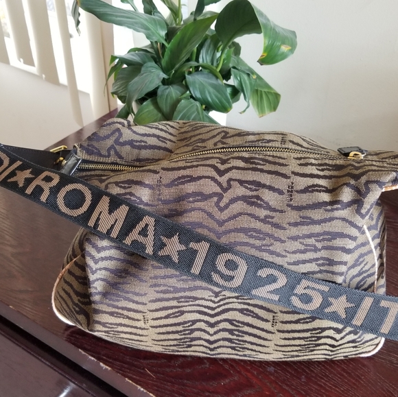 Sale! New Fendi Rare Vintage Italy Roma 1925 Zebra bag - Picture 14 of 17